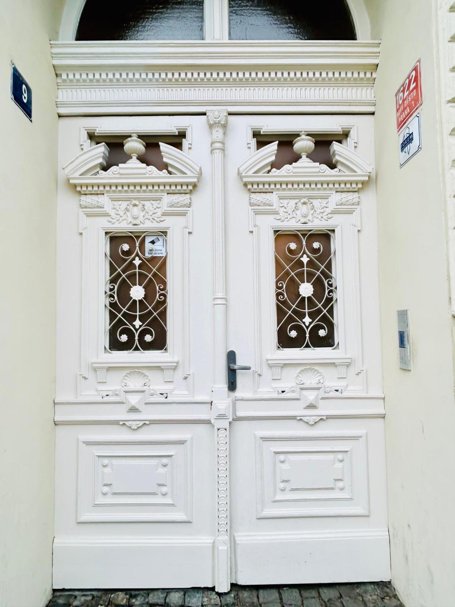 New Design & Style Apartments 50M From Wenceslas Square Prague Exterior photo